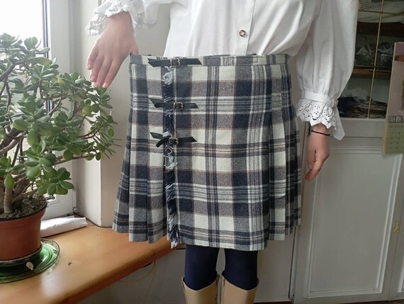 Vintage 70-80ss grey and blue tartan skirt. M-L s… - image 7