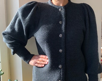 Vintage Trachten style mutton sleeve knitted cardigan. Austrian charcoal gray wool puffy sleeve cardigan. M/L size