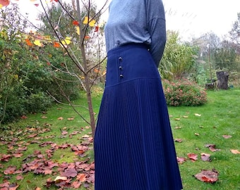 Vintage 80s navy blue micro pleated elegant lined skirt. L size.