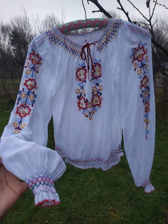 Vintage 40s, 50s Hungarian hand embroidered peasan