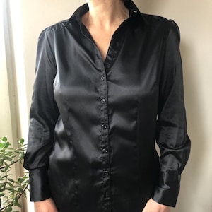 Black blouse. Y2K long sleeve shiny black blouse. M size.