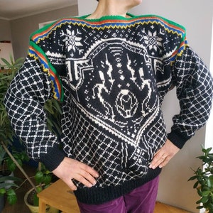 pull en tricot de laine scandinave vintage. Pull tricoté à la main noir et blanc. Unisexe.