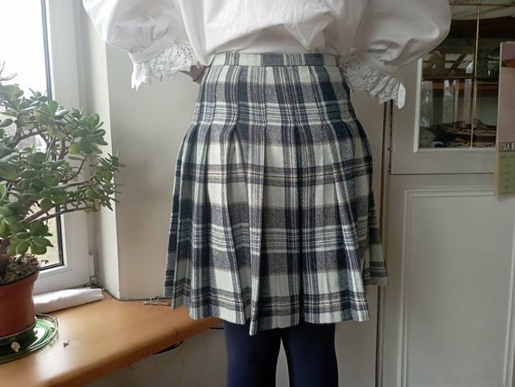 Vintage 70-80ss grey and blue tartan skirt. M-L s… - image 5