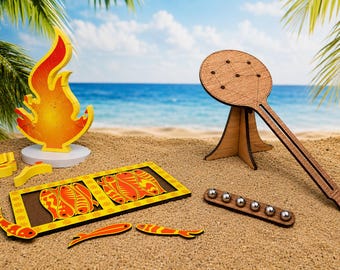 Könnte beinhalten: Holzspielsteine ​​an einem Sandstrand. Enthält eine Flamme, einen paddelartigen Gegenstand mit einem Sternbilddesign, ein rechteckiges Brett mit Fischillustrationen und kleine fischförmige Teile. Die Teile sind in Gelb-, Orange- und Brauntönen gehalten.