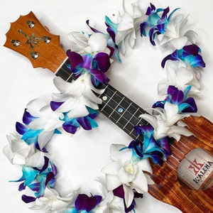 Graduation Hawaiian Lei - White & Dyed Orchid Single Lei