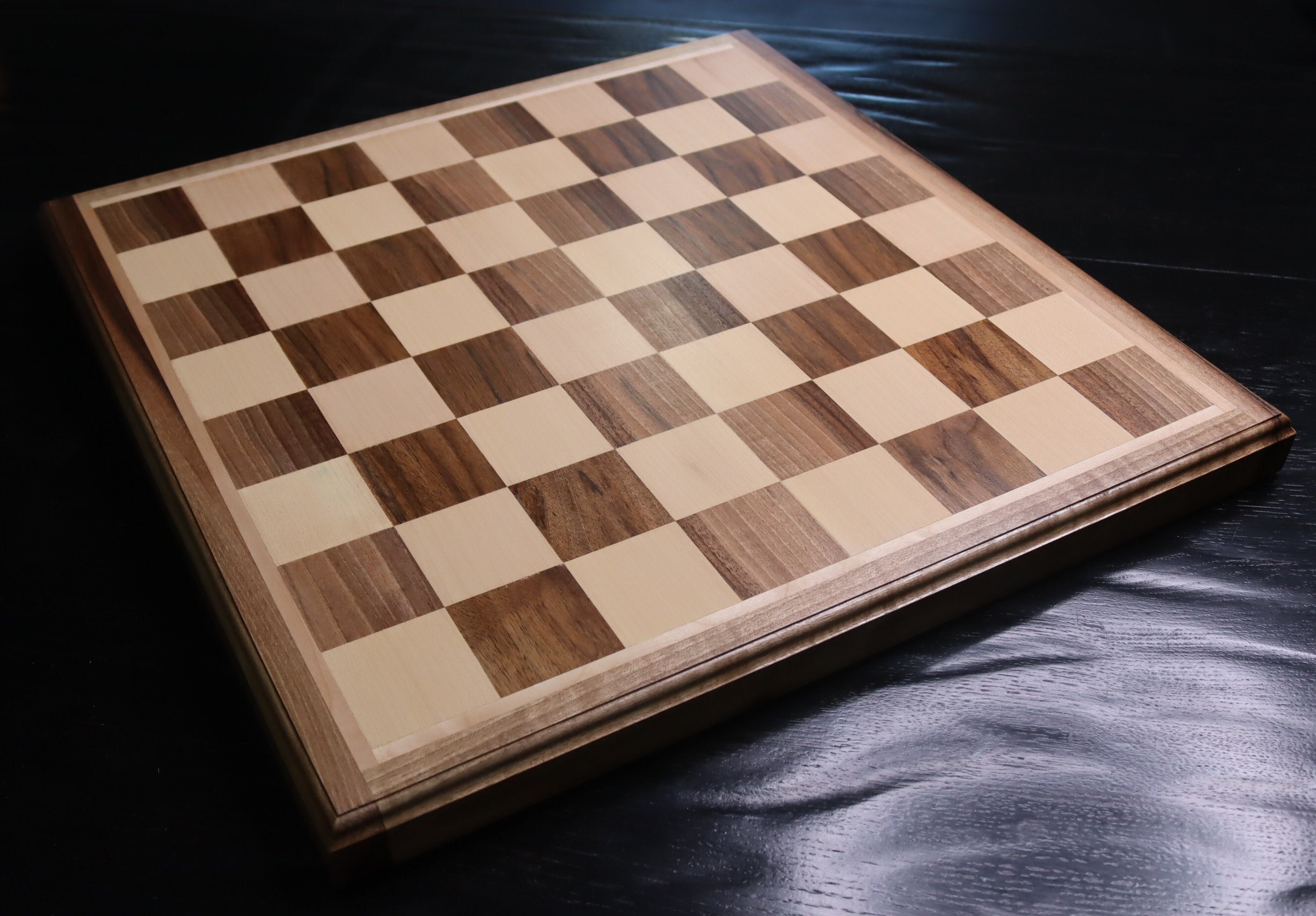 Walnut Burl And Cork Vinyl Chessboard with Quality Club Pieces – Chess Made  Fun