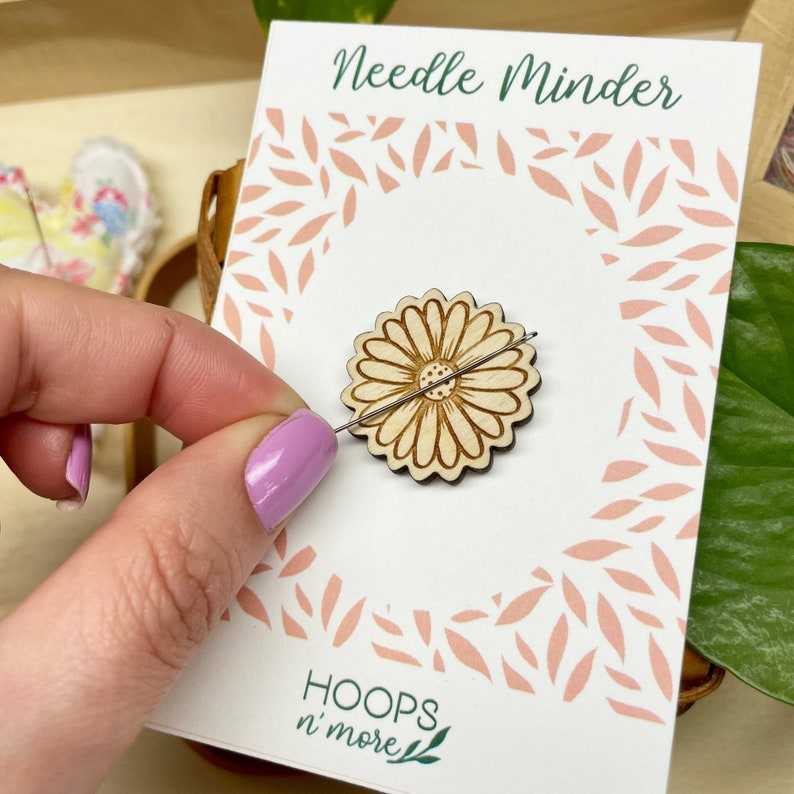 Daisy Magnetic Needle Minder, Wood Floral Needle Nanny, Botanical Needle Knack, Embroidery & Cross Stitch Tool, Sew Notion, Sew Friends Gift image 1