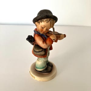 Figurine H.Hummel W.Germany Little Fiddler 1960-1972 sculpture little boy violin music arts and collections statue child