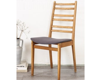 Chaise design danoise entretoises en bois gris Skandi Mid Century Vintage Retro chaise en bois Hygge tissu rembourré chaise design design classique