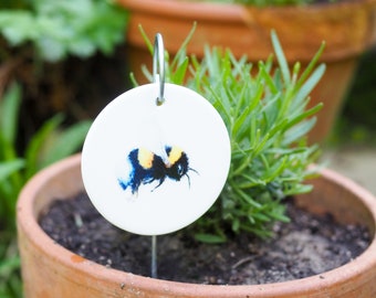 Ceramic pendant/flower bed marker, country house style, handmade, "chubby bumblebee", door wreath, window decoration, gift