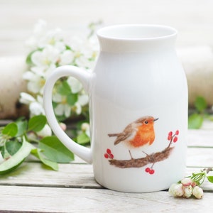 Milchkännchen / Vase mit feinem Rotkehlchen und Beeren, 450ml, Kanne, Geschenk Geschenkidee Helle Tage Vintage Bild 2