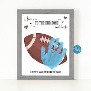 Regalo de fútbol para el día de San Valentín, proyecto de arte con huellas de manos de fútbol para niños, regalo de San Valentín para papá de parte de los niños, manualidad para niños hecha a mano, gran tarjeta de captura
