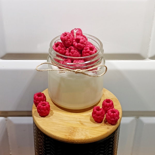 Bougie au yaourt gastronomique, bougie parfumée aux framboises, bougie végétalienne, bougie fouettée, bougie de faux aliments, bougie de cire de soja, bougie du désert