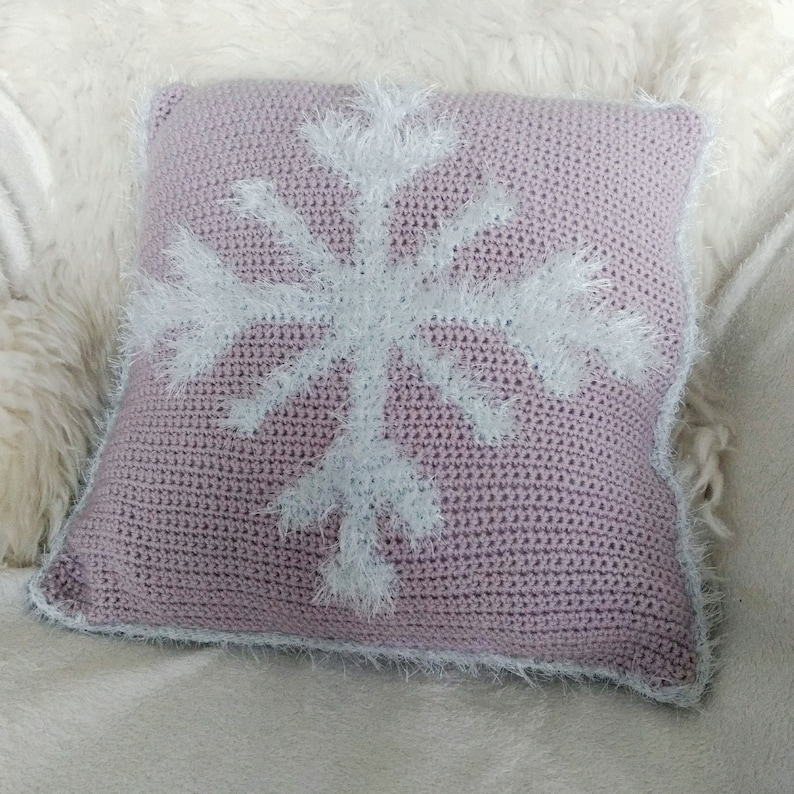 Christmas Crochet Cushion, Holiday Crochet Pillow, Christmas Decor, Winter Crochet, Winter Decor, Holidy Decor, Snowflake, Snowflake crochet image 3