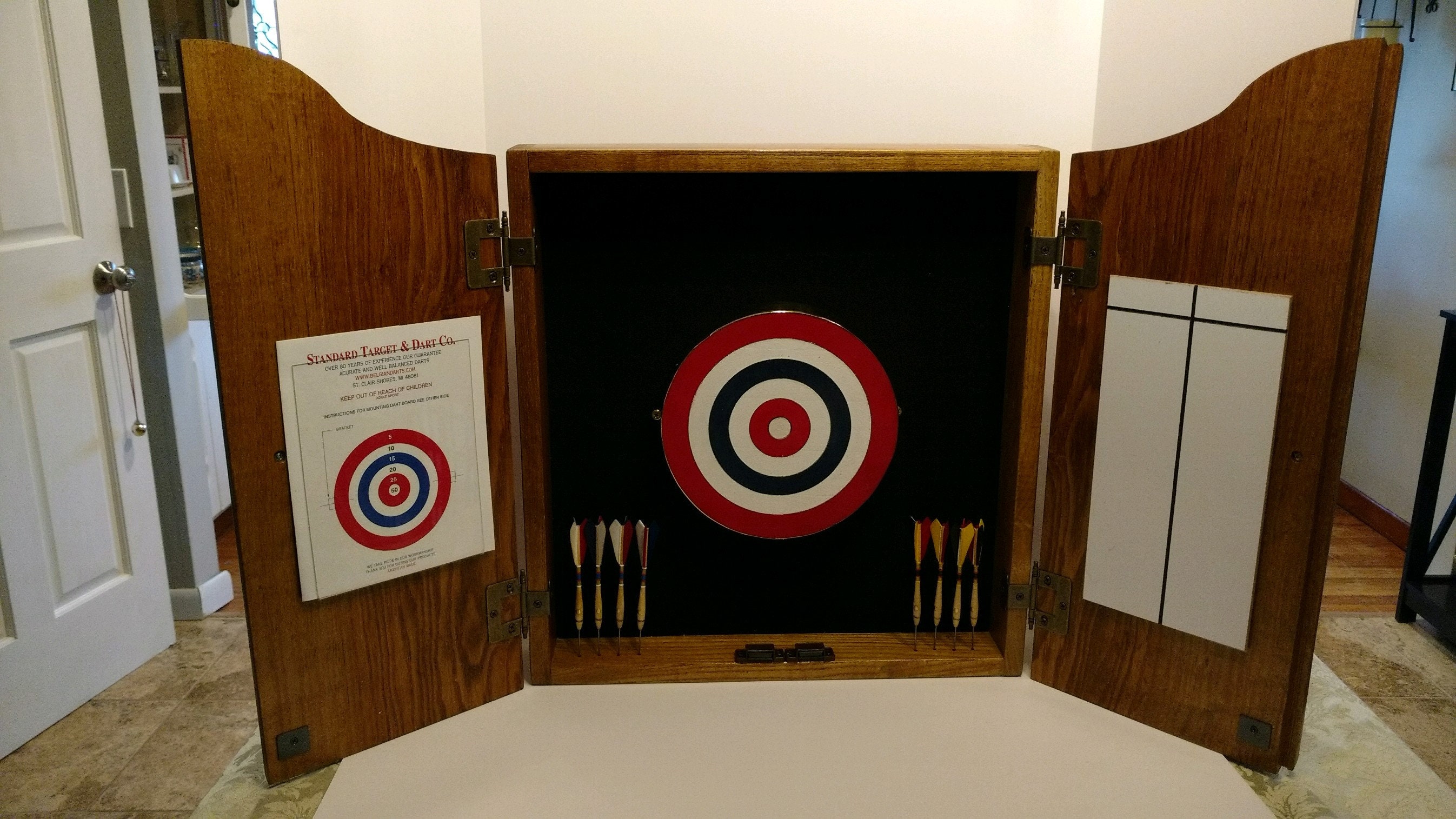 Dardo Gabinete conjunto completo tablero de dardos-Golden Oak | Etsy