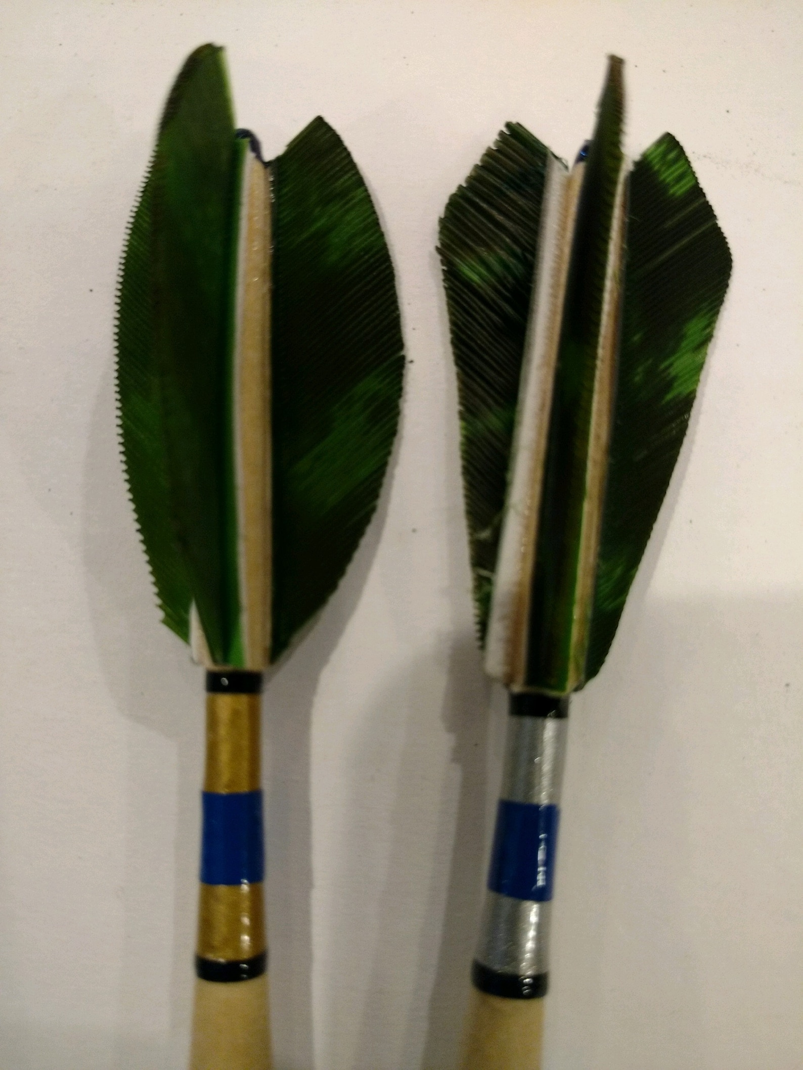 Belgian Darts Set Emerald Green Naturalbarred Feathers Etsy