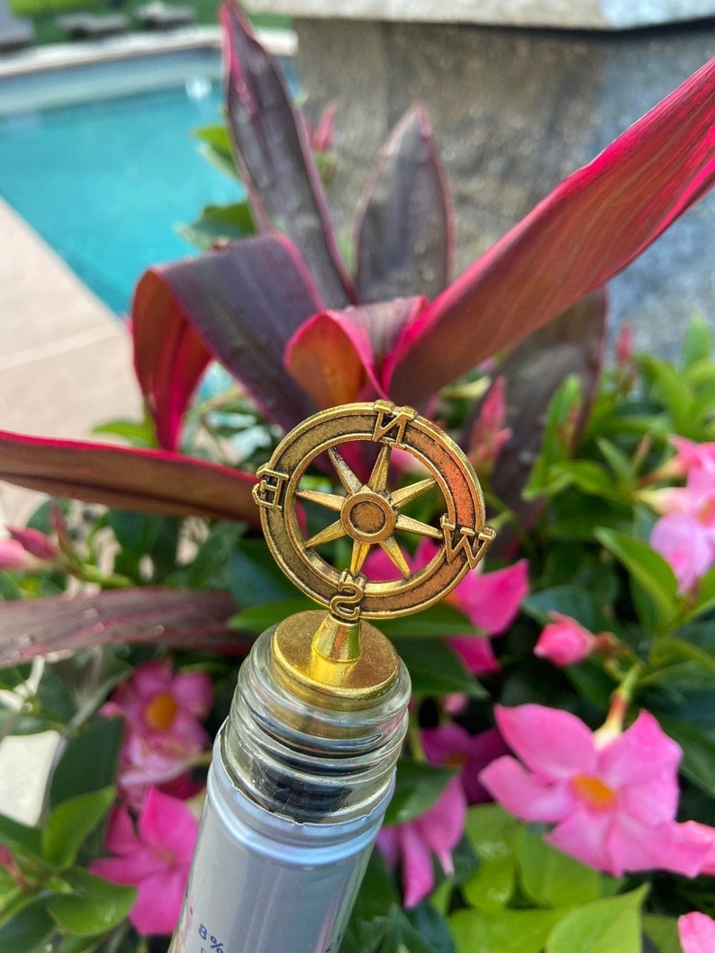 Compass Design Wine Stopper Favor Travel Themed Favor Etsy