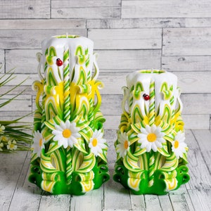 Summer yellow green carved candles with daisies and ladybirds - Birthday gift idea and girlfriend gift - homemade candles with flowers.