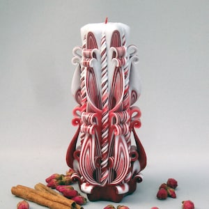 Burgundy color carved candle Birthday gift for women, sister and mom. Modern candle image 5