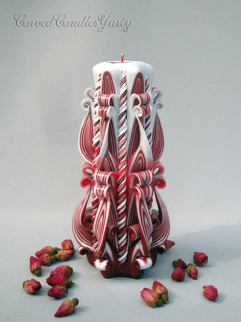 Burgundy color carved candle Birthday gift for women, sister and mom. Modern candle image 3