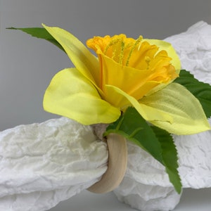 Napkin Rings // Yellow flower Napkin Rings-Set of 4 napkin rings// Rustic napkin rings // Easter Napkin Rings