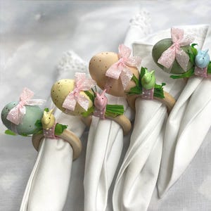 Napkin Rings//Easter Napkin Rings//Set Of 4// Eggs And Bunny -Set of 4 Assorted Pastel Colors ,napkin rings//Easter Decor//