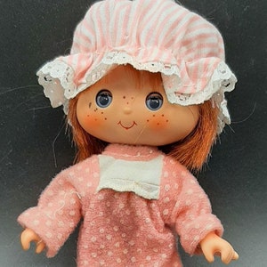 Vintage Strawberry Shortcake Herself Sweet Sleeper Doll 1984 American Greetings