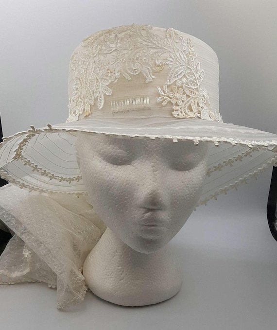 Vintage 1970s Lovely Wide Brim Wedding Hat With Elbow Length  display picture 3