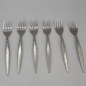 6 Venetia Community Stainless SALAD FORKS Oneida Flatware Stainless 6 3/4&quot;