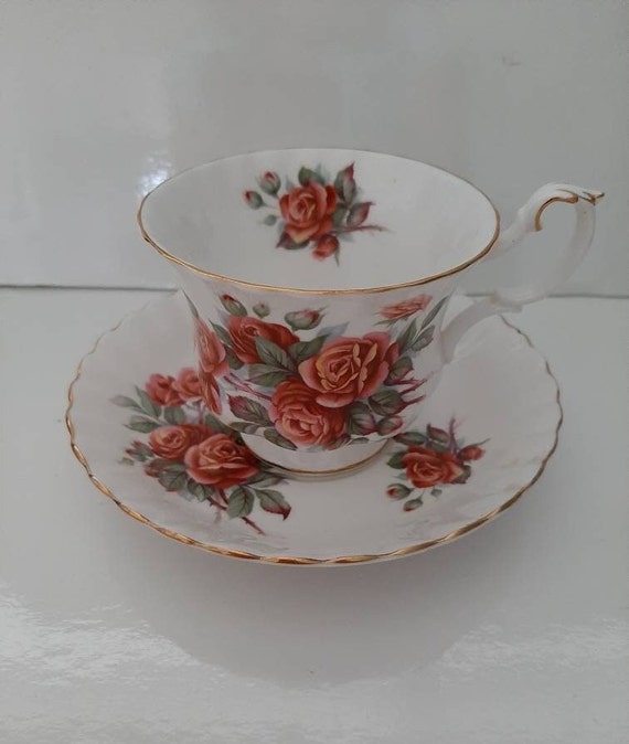 Royal albert Cup and saucer Centennial Rose(TRE) Royal albert Cup and saucer Centennial Rose(TRE)