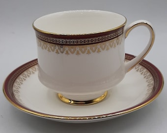 Vintage Paragon Holyrood Tea Cup & Saucer Fine Bone China Made in England