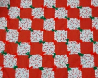Gonna per albero di Natale vintage fatta a mano, trapuntata e annodata a mano, diametro 51 pollici.