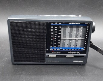 Vintage PHILIPS AE 3205 Portable 9 Band World Radio Receiver Wrist Strap Working.