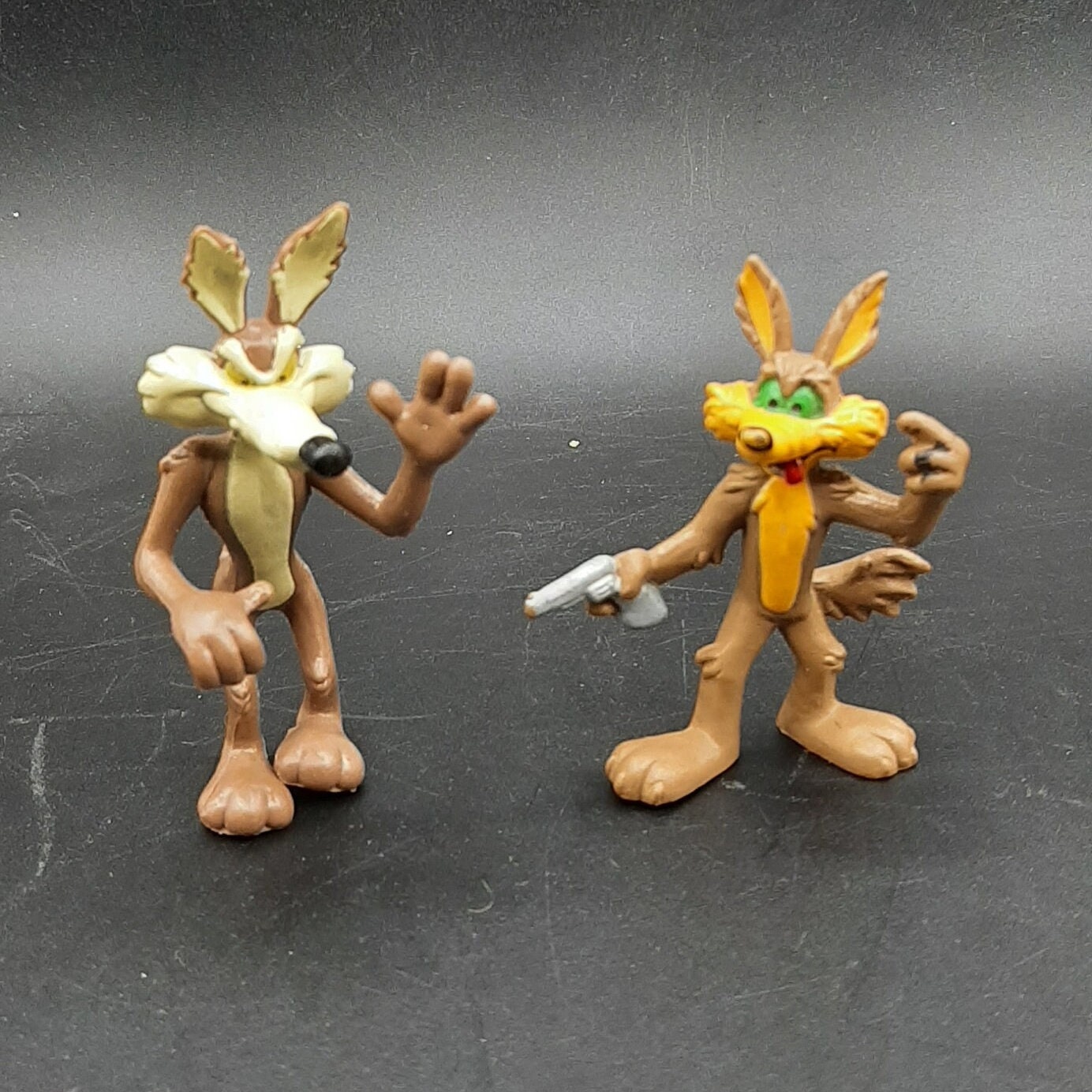 Wile e coyote toy - Etsy 日本