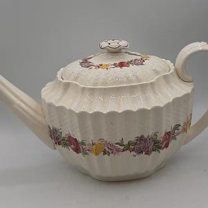 Vintage Spode Copeland Rose Briar Wicker Chelsea Tea Pot England #7896