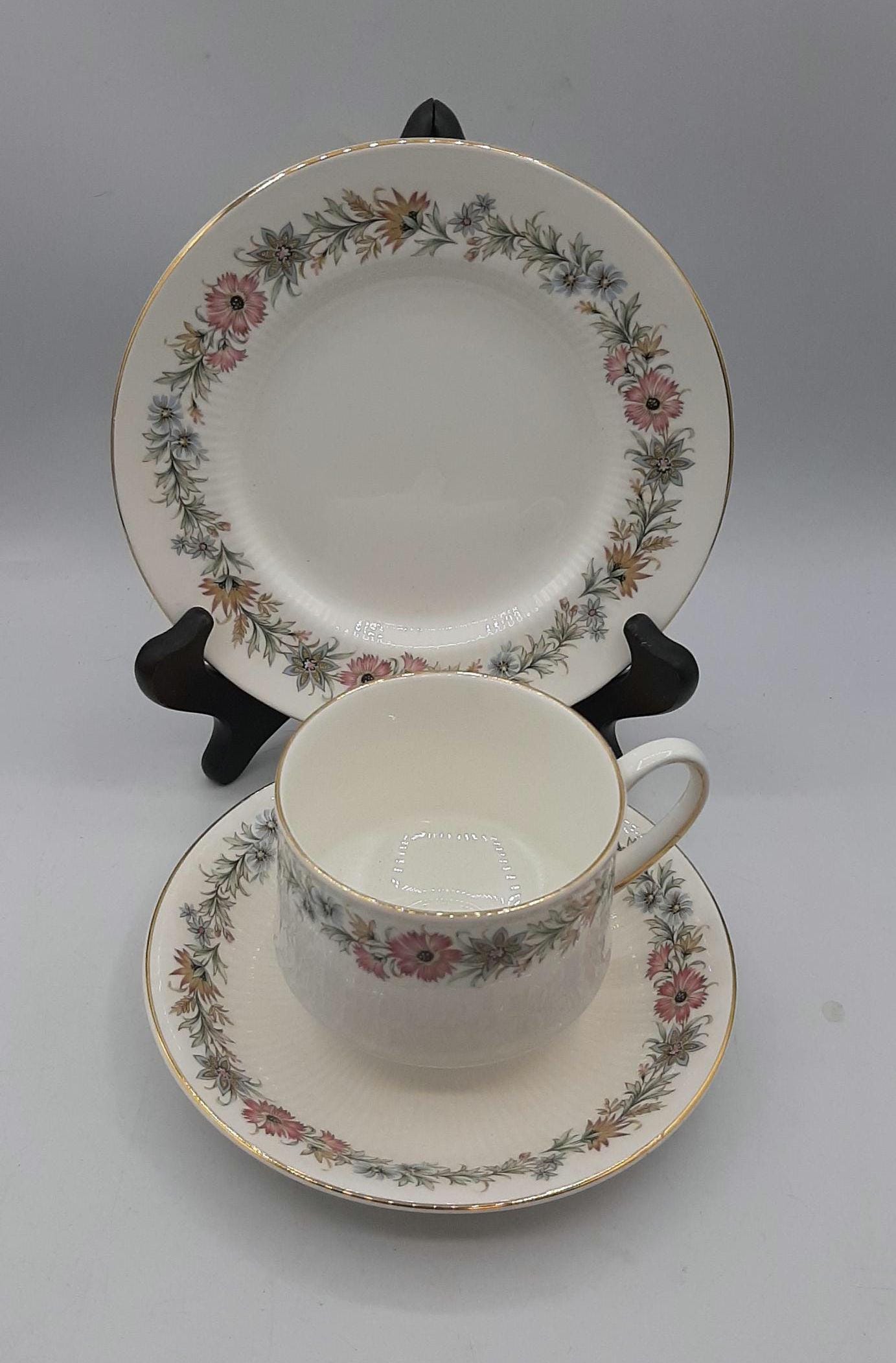 Paragon　パラゴン　Belinda　ティーセット　ビンテージ Vtg Paragon Belinda Tea Cup Saucer Side Plate Trio Set of 3