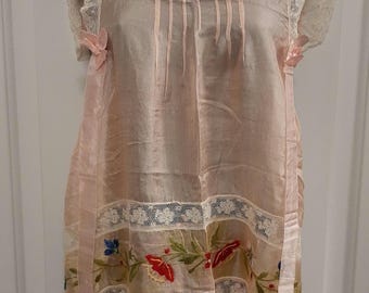 Antique Victorian Woman Exquisite Silky Pink Embroidered Lace Dress Bodice Apron