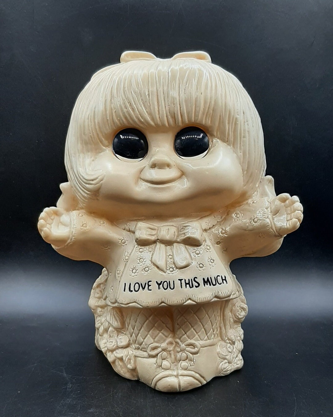 1973 Russ Berrie I Love You This Much Blow Mold Big Eyes Girl 11'' Tall