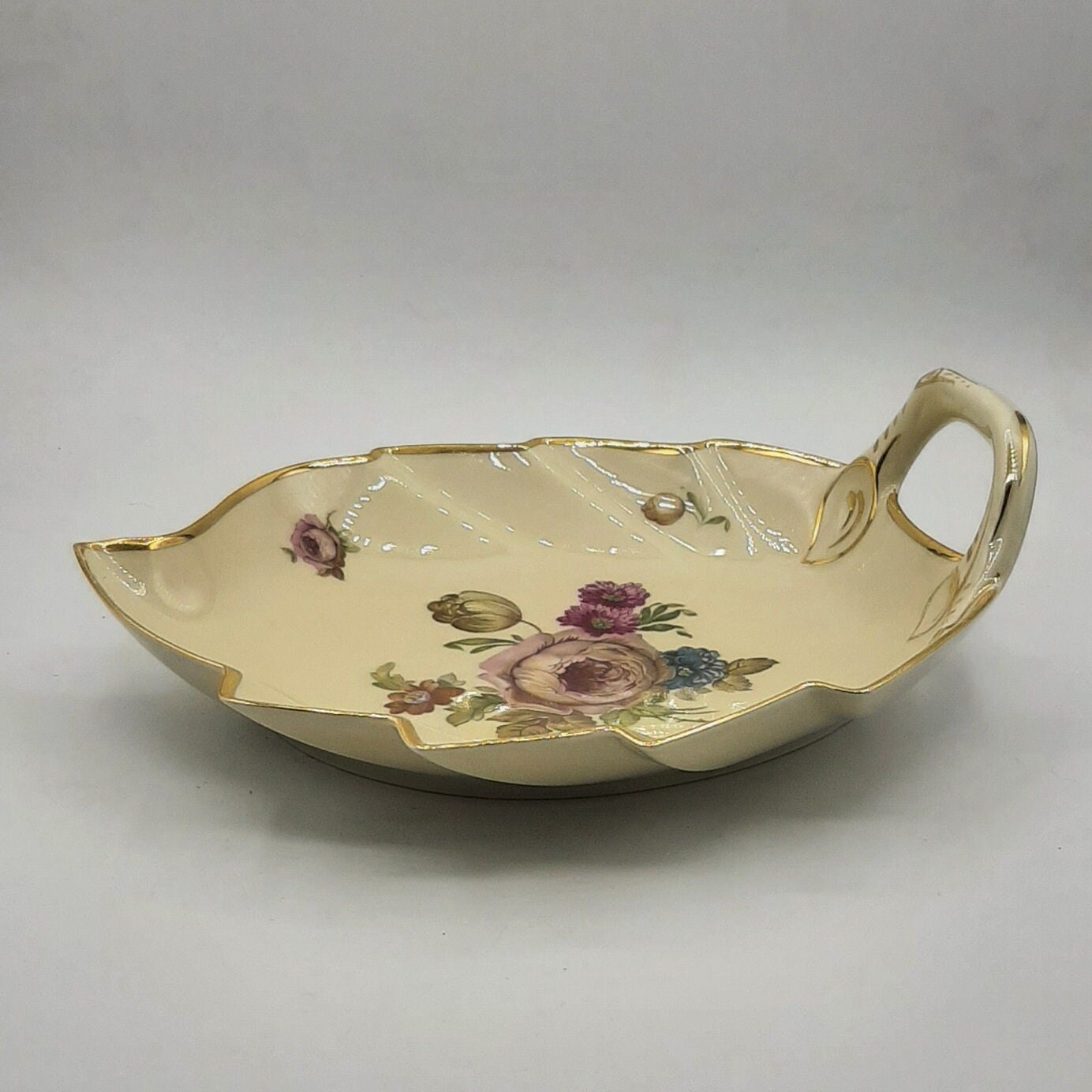 KPM Vintage Leaf Serving Dish Kjobenhavns Porcellains Maleri KPM Vintage Leaf Serving Dish Kjobenhavns Porcellains Maleri