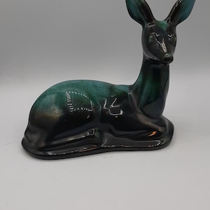 Blue Mountain Pottery 7.5” Large Sitting Deer Fawn Green Drip Glaze Figurine Vtg