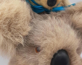 ハンドメイドのヴィンテージコアラと赤ちゃんの本物のカンガルーの毛皮