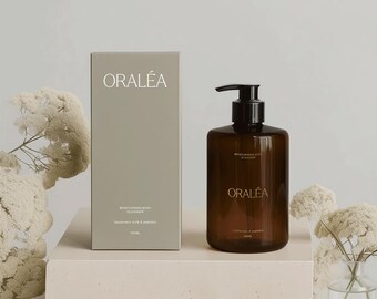 Maqueta de botella con bomba para cosméticos / PSD para cuidado corporal / Caja de empaque de belleza / Capas inteligentes neutrales