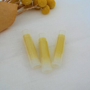 5ml honey and beeswax lip balm // handmade with all natural ingredients