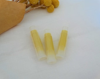 5ml honey and beeswax lip balm // handmade with all natural ingredients