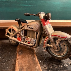 Vintage tin friction Auto cycle , Venus Motorcycle Nomura