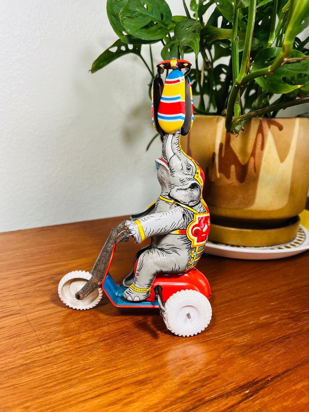 Rare Vintage Circus Elephant Wind up Toy Made in US Zone Germany Nice