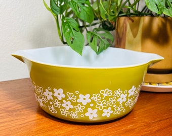 Pyrex Spring Blossom 1st Design Round Casserole #475 with 2.5 liter Capacity Crazy Daisy