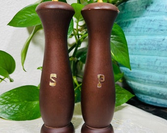Salero y pimentero vintage japonés de madera con detalles dorados