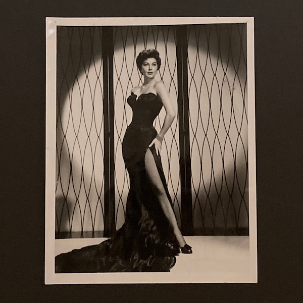 Vintage AVA GARDNER (1952) press photograph.