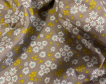 Daisy Flower fabric floral daisies cotton quilting crafting sewing fabric